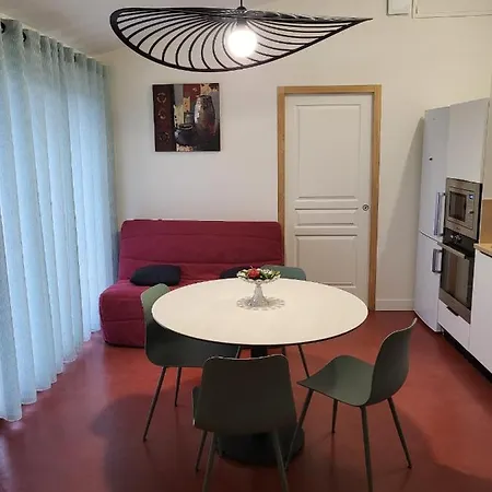Apartment De La Troquerie